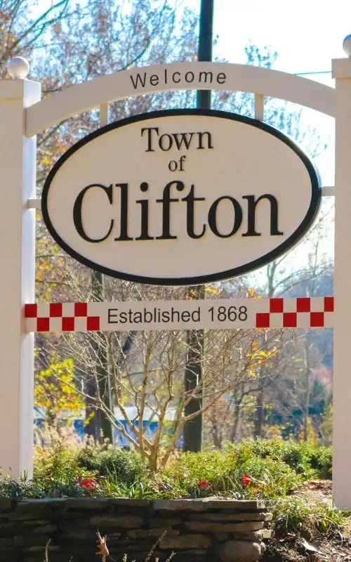 Welcome in town of Clifton, VA-Dynamax Wraps |